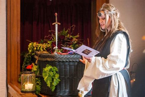 The Art of Creating Sacred Space in Pagan Funeral Ceremonies
